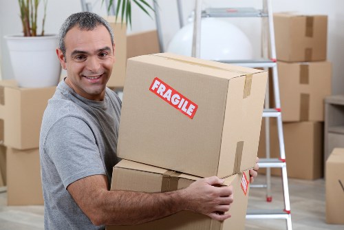 Moving day essentials and organised packing for removals in Mortlake
